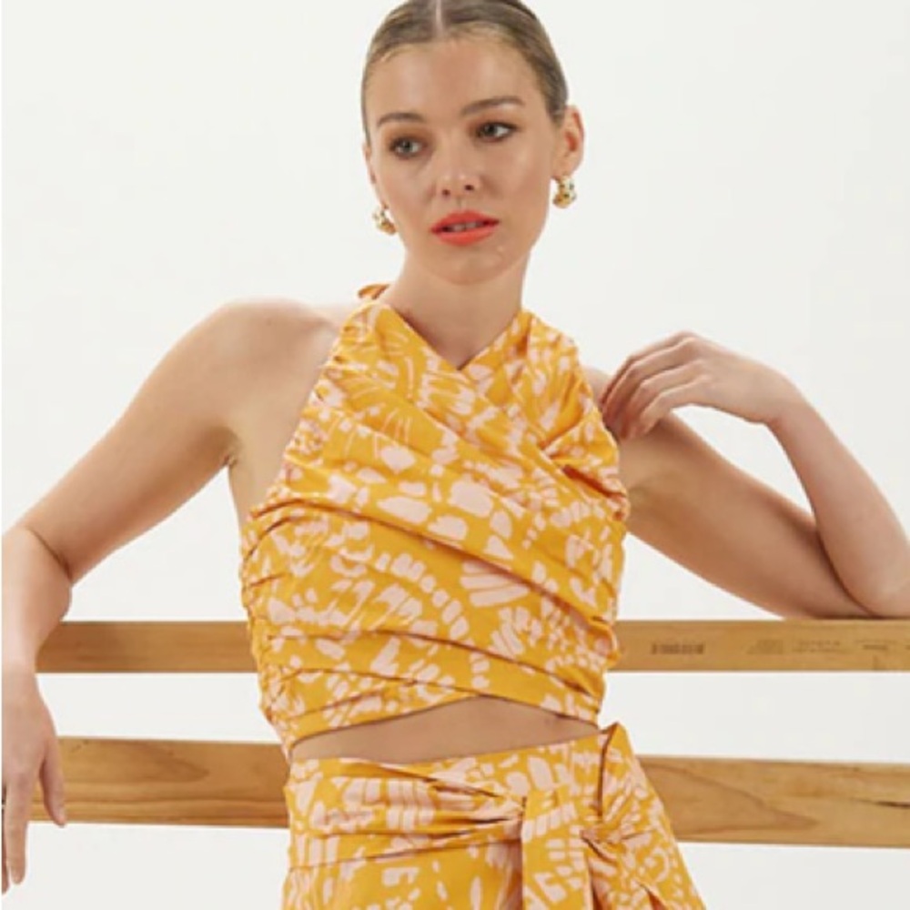Mon Renn Monarch Halter Crop Top - Picture 2 of 5